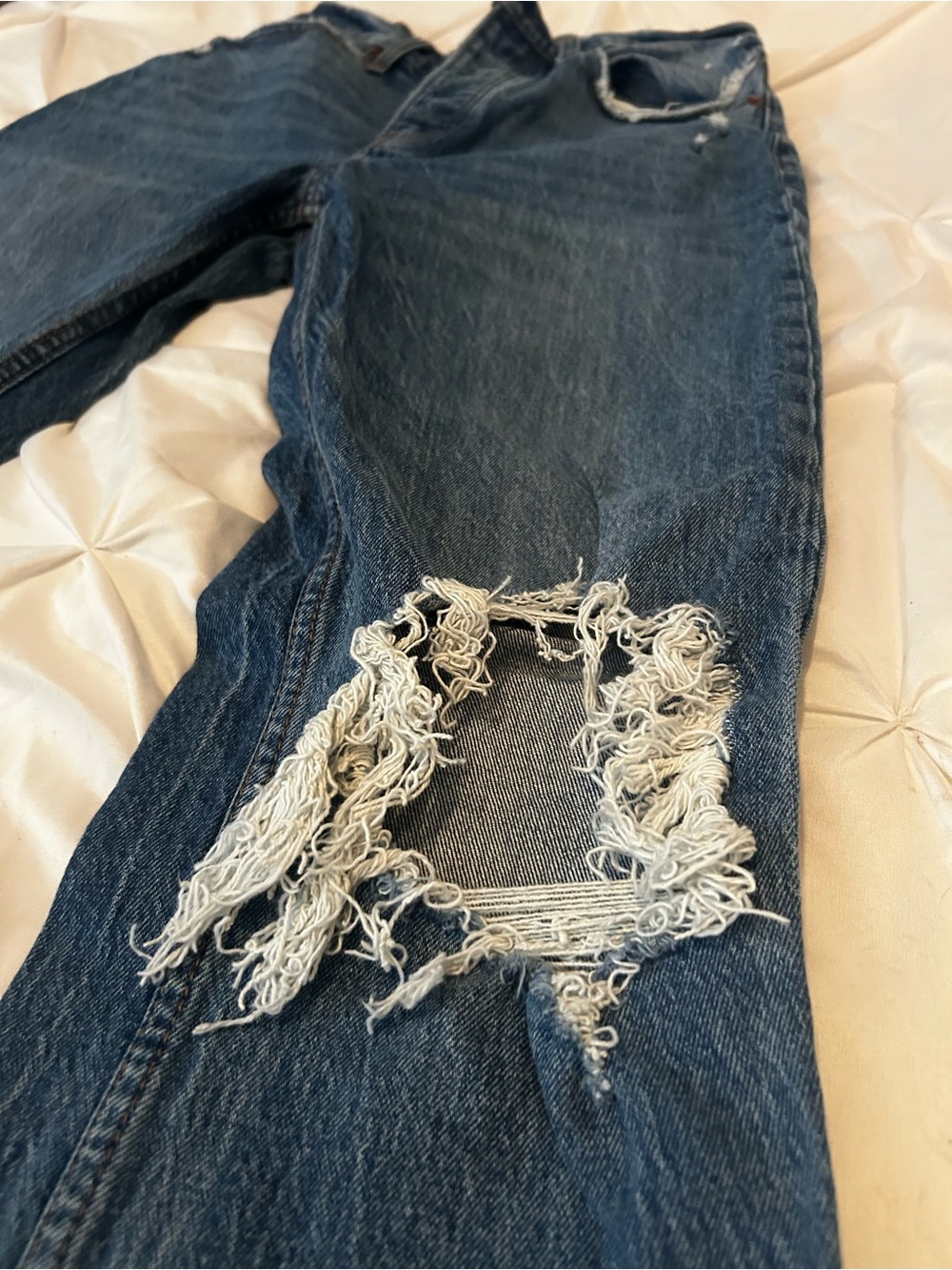 Abercrombie & Fitch Distressed Dad High-Rise Jeans. Size 26/2. - Picture 7 of 16